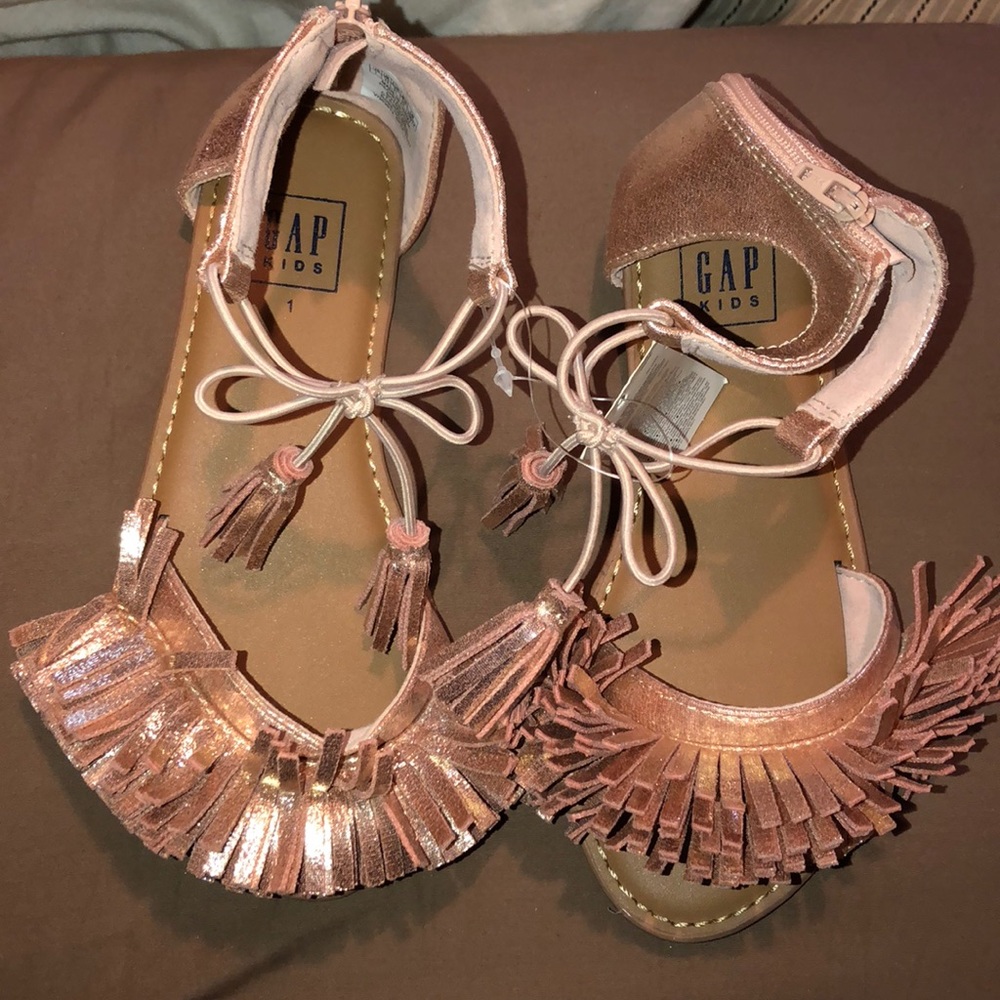 Gap sandals